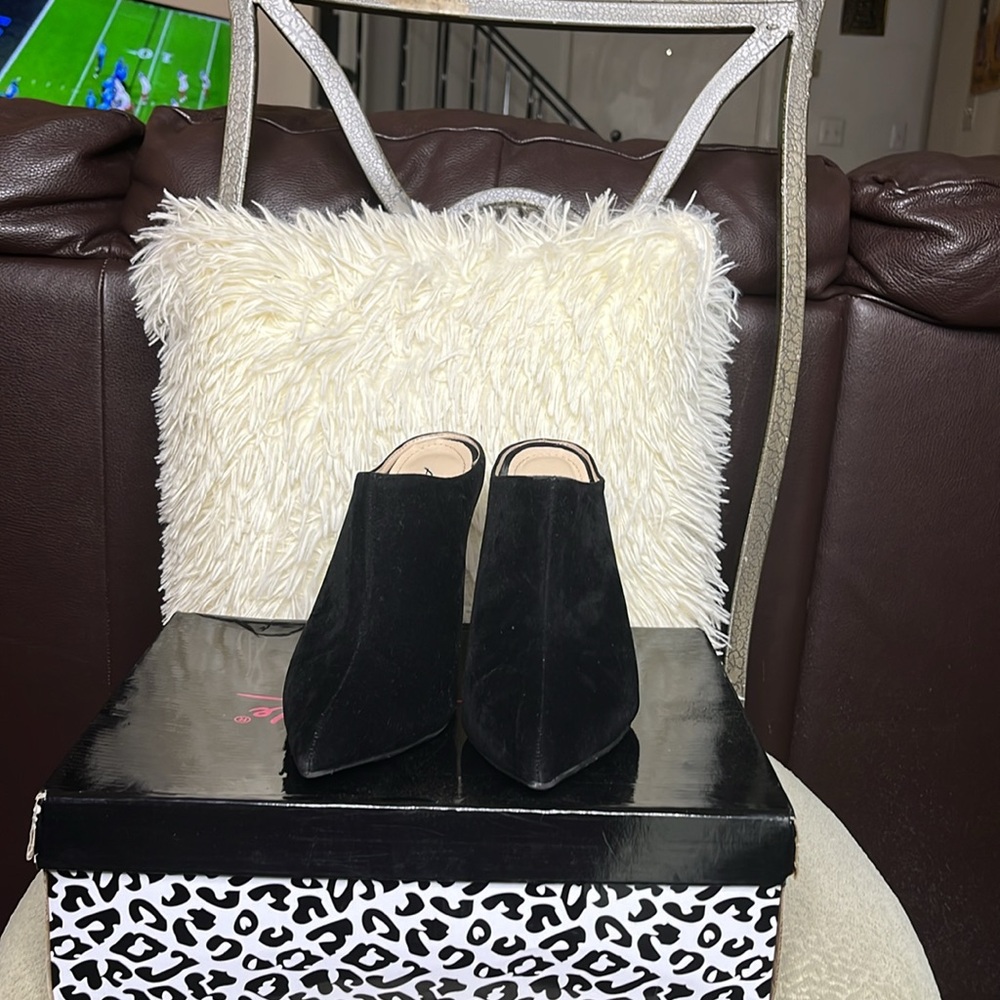 Pointy toe mules - Picture 2 of 5